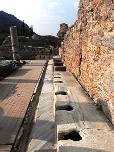 s-20101115Ephesos (39).jpg